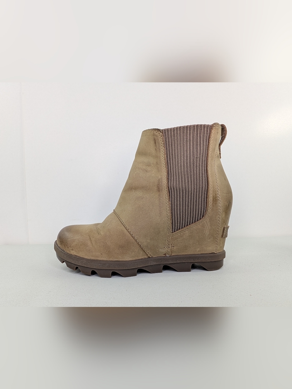 Sorel Joan Of Arctic Wedge II Chelsea Boots Womens Size 6 Tan Brown NL3022-240